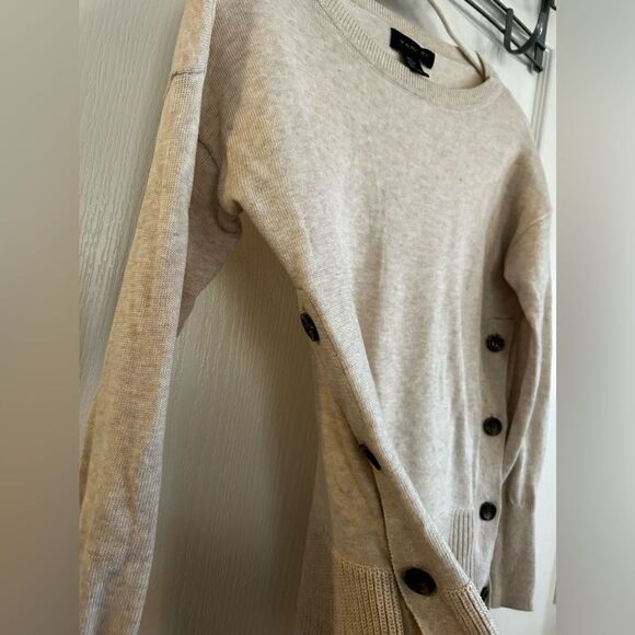 Tahari Tan Button Side Pullover Sweater Women’s XS EUC - Picture 8 of 12